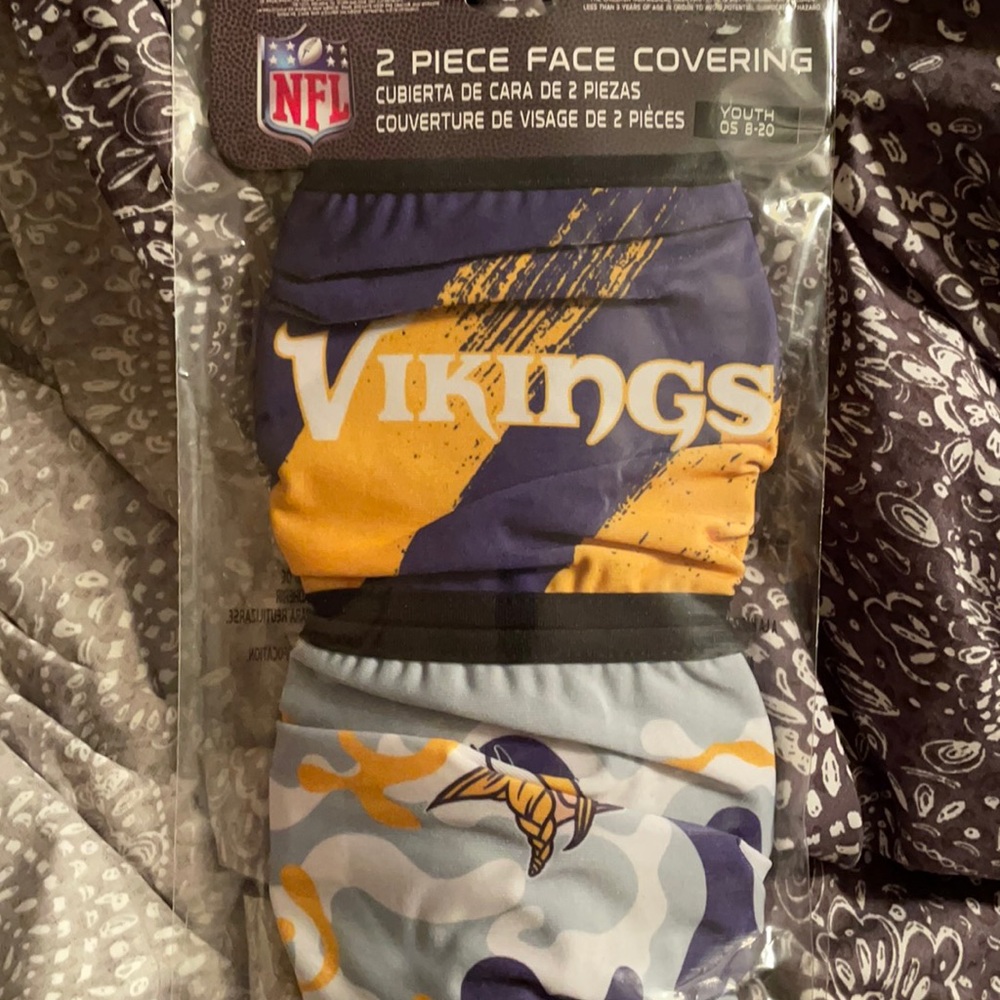 NWT 2 piece face covering (masks)